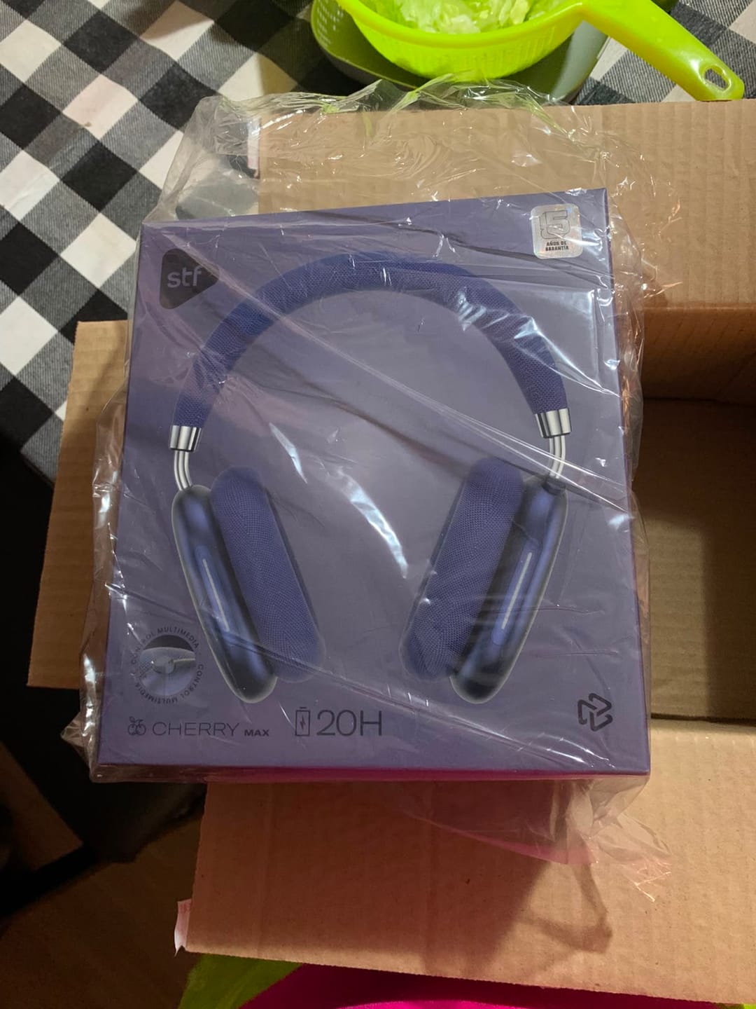 Customer photo review of Audifonos Inalambricos On Ear STF Cherry 20 Hrs Azul