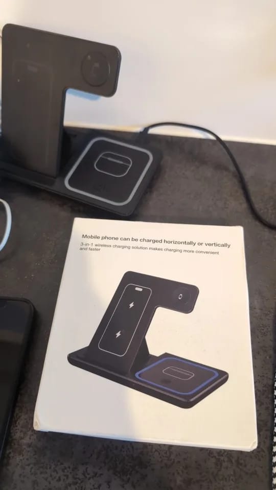 Customer photo review of Foldable Phone Wireless Charger