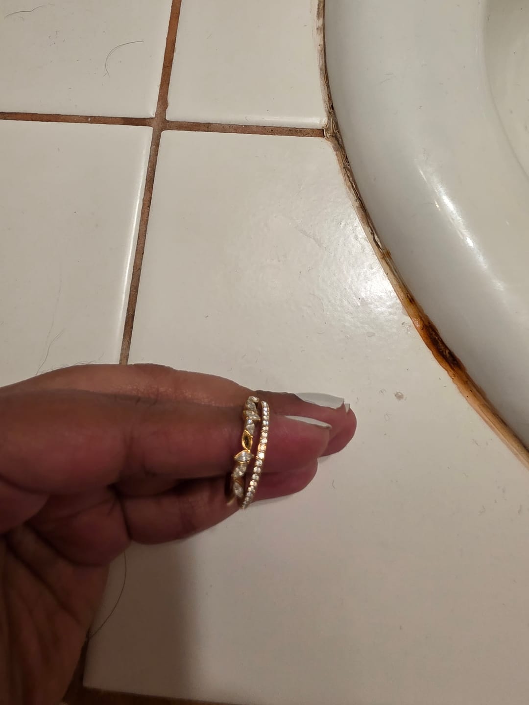 Customer photo review of 18K Gold Mia Crystal Ring