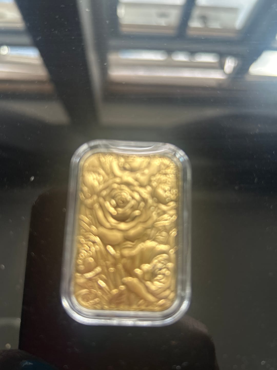 Customer photo review of 24K Yellow Gold Essential Rose Piece