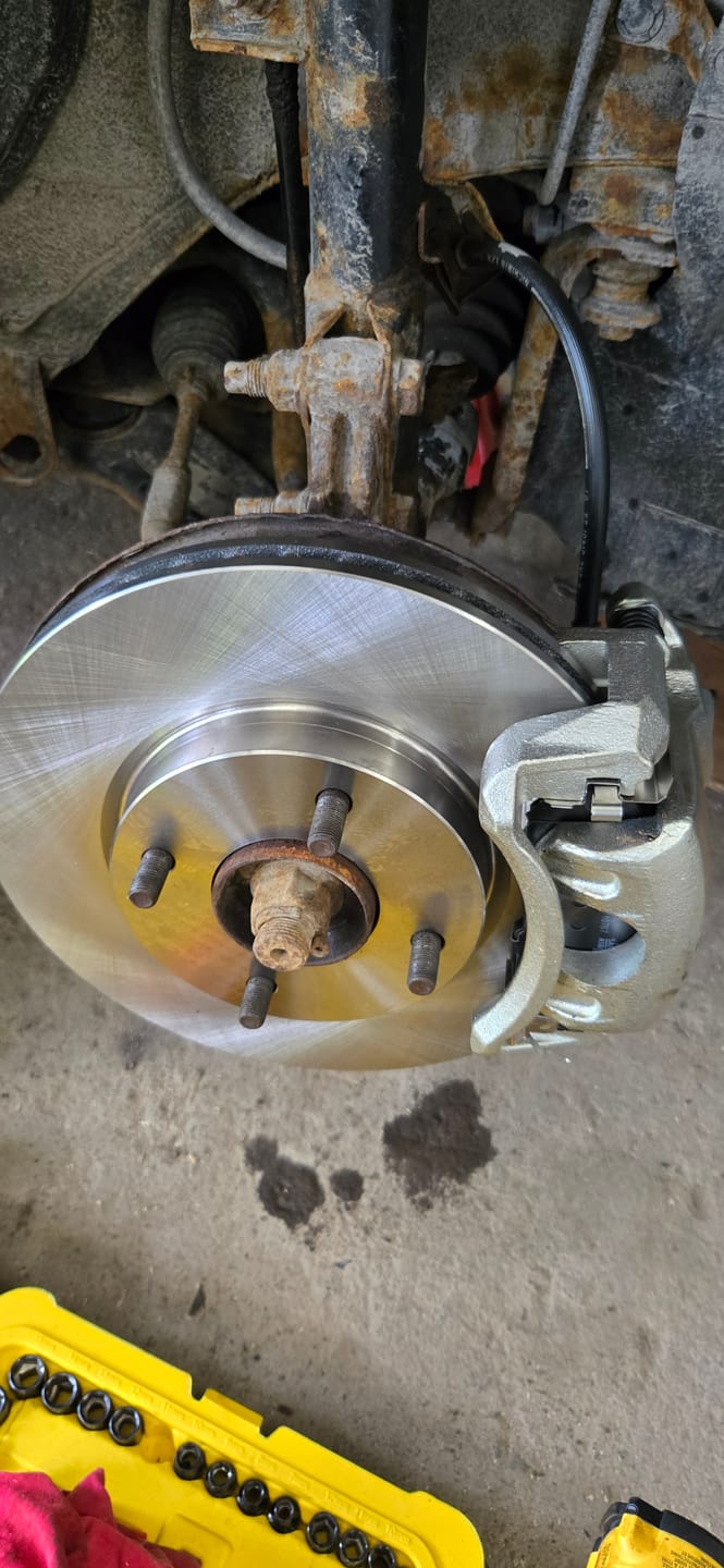 Customer photo review of [Avant] Disque et plaquette de frein pour Nissan Versa Cube KC8-100609T