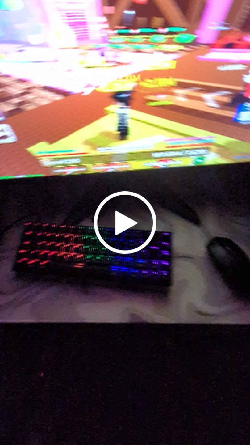 Customer video review of Liquid White Mousepad
