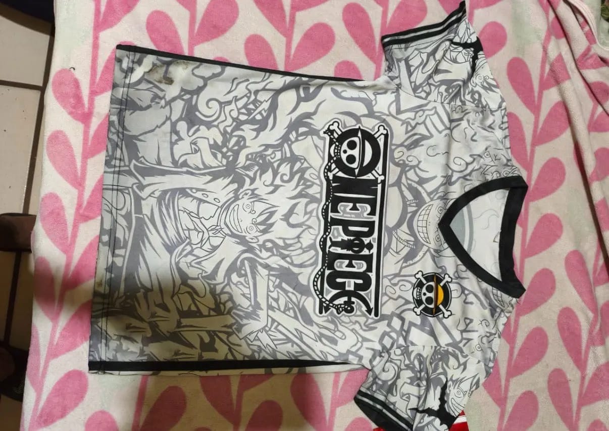 Customer photo review of Camiseta Capitán Levi