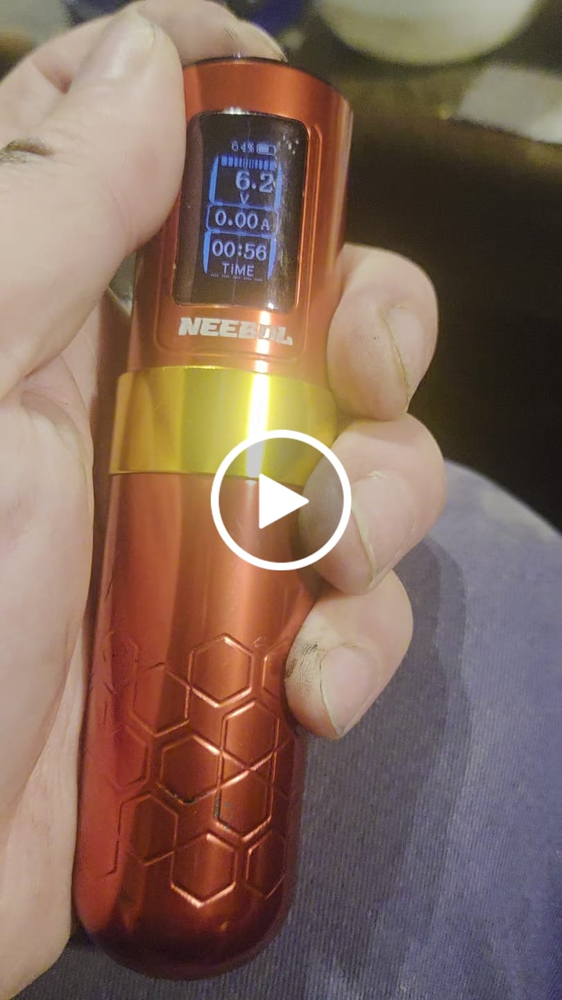 Customer video review of Neebol Wireless Tattoo Machine  R1 PRO, 4MM Stroke, Dual Batteries
