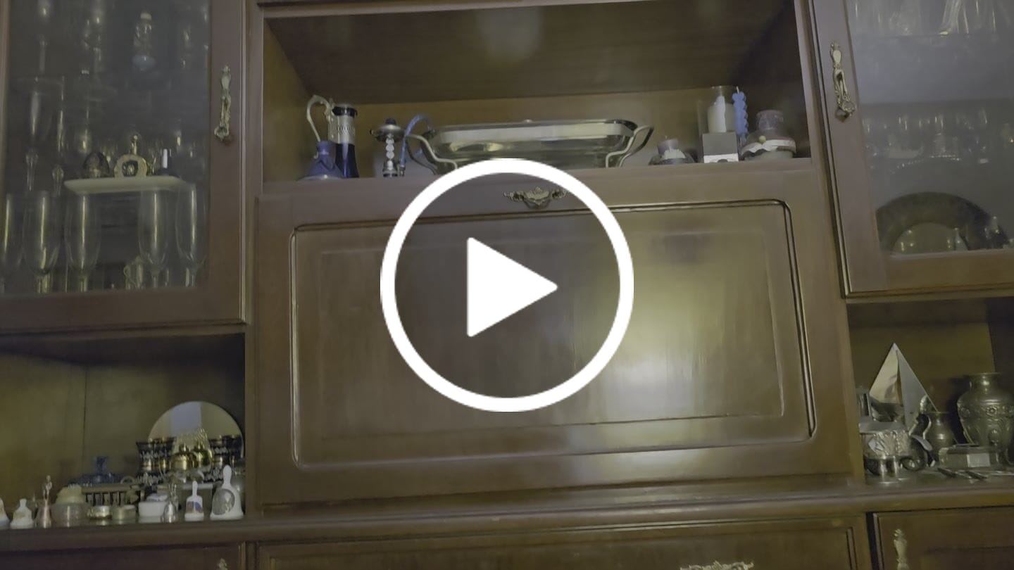 Customer video review of Lustrador de Muebles y Madera de Cera de Abejas WooWax