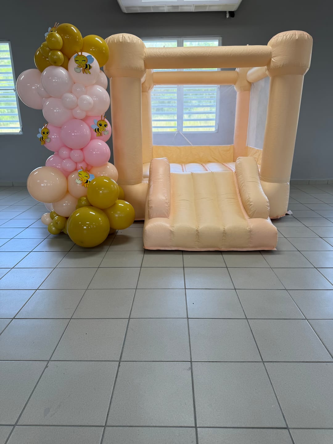 Customer photo review of Mini Arena Tropical Bounce(Beige 8.7x6)