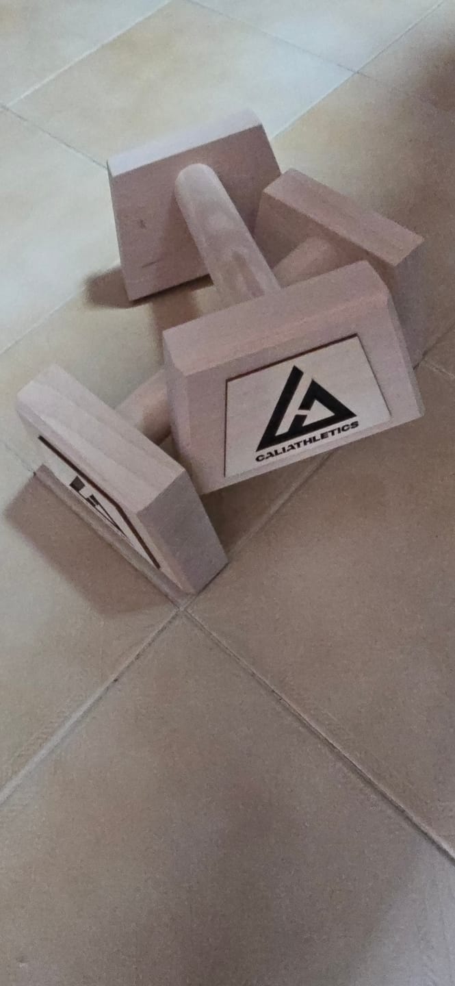 Customer photo review of Wooden Parallettes MEDIUM