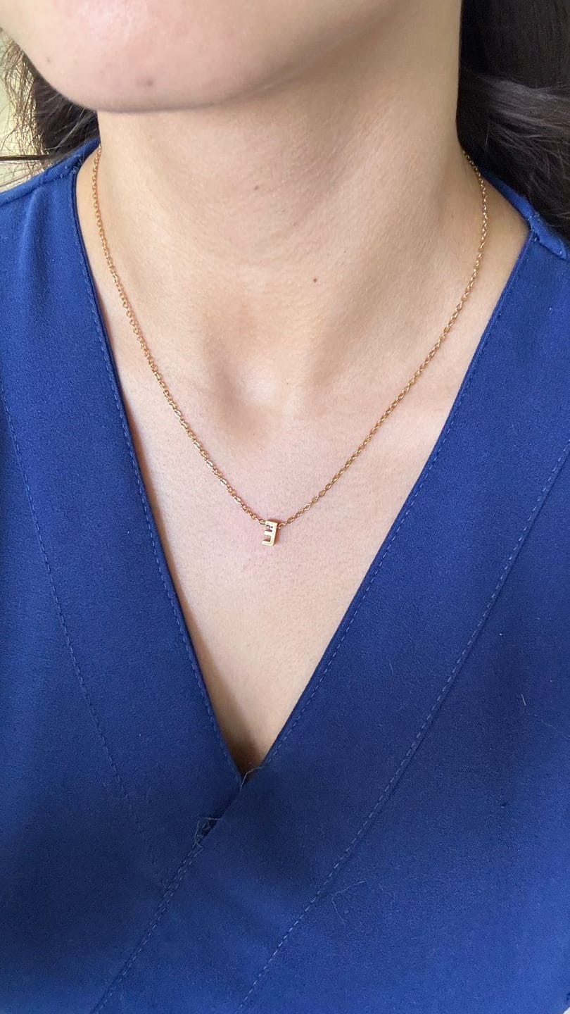 Customer photo review of Collar Con Inicial Dorada