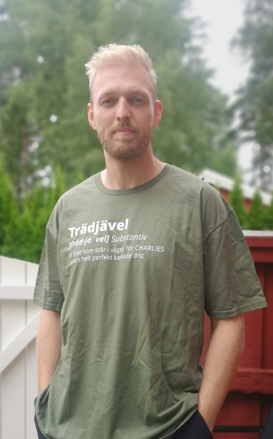 Customer photo review of Designa din egen t-shirt - Trädjävel Discgolf med valfritt namn