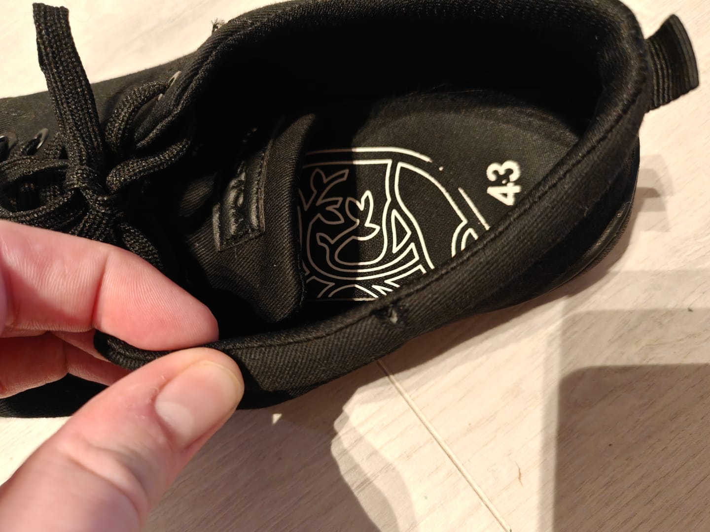Customer photo review of Vaistoa Rento 2 -paljasjalkatennarit