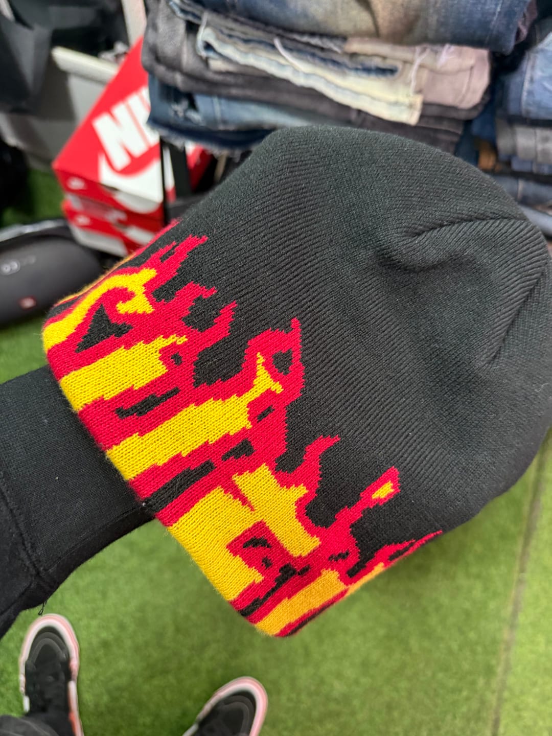Customer photo review of Thrasher - Gorro Beanie Flame Skully Black