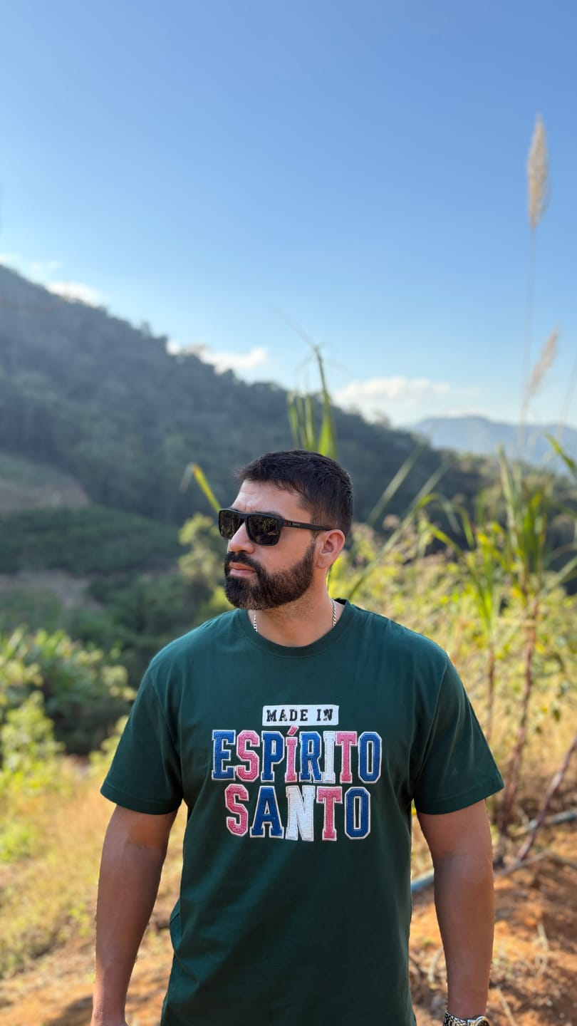 Customer photo review of Camiseta | Made In Espírito Santo III