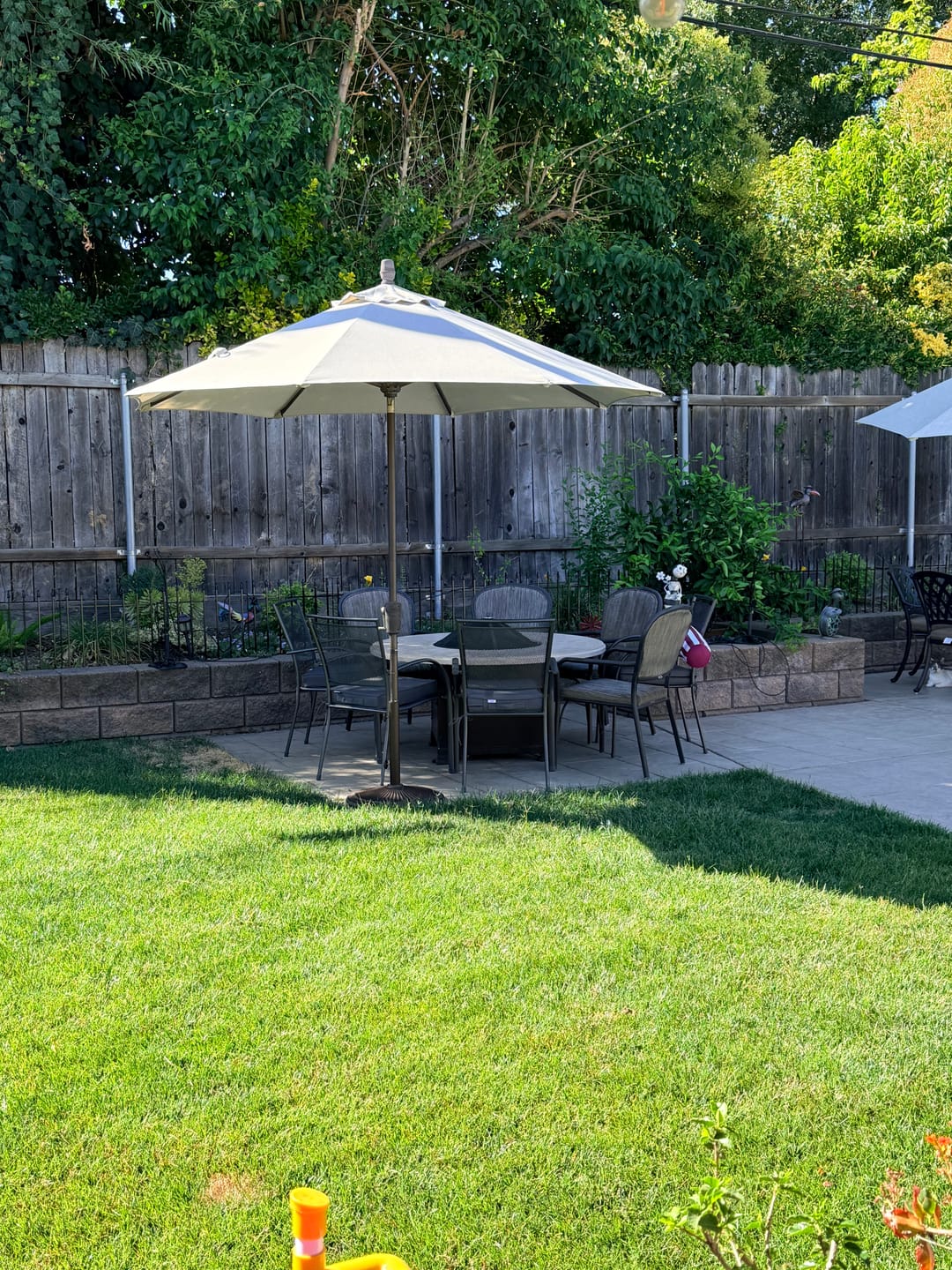 Customer photo review of 9FT Patio Umbrella Replacement Canopy for 8 Ribs 5-Year-Non-Fading Olefin