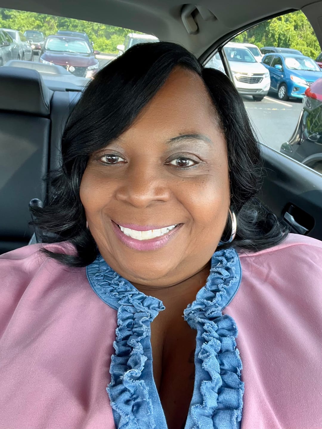 Customer photo review of Outre Melted Hairline Glueless HD Lace Front Wig - SORANA