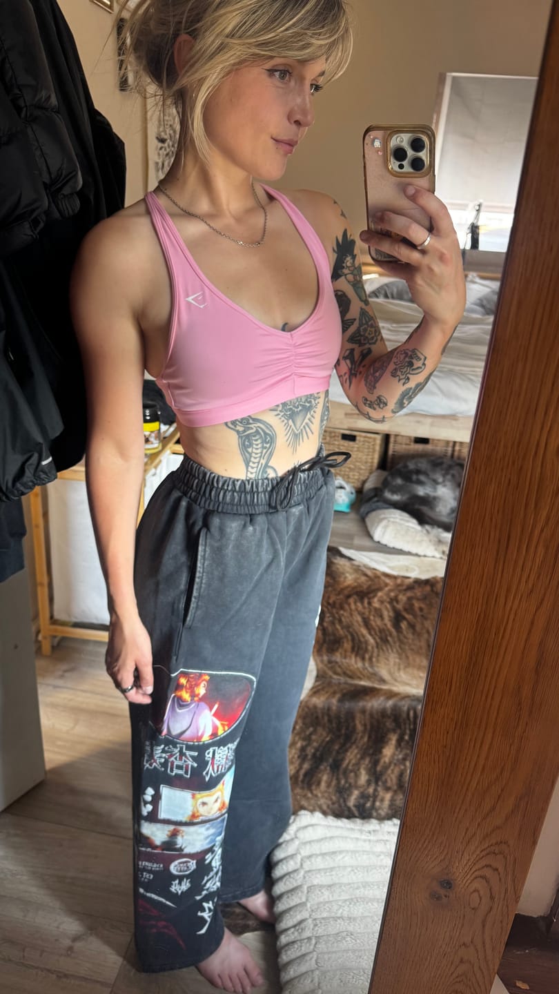 Customer photo review of 2153 - Demon Slayer: Kimetsu no Yaiba - Sweats
