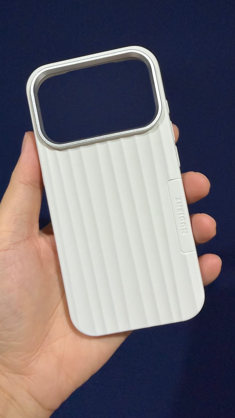 Customer photo review of Bold Case