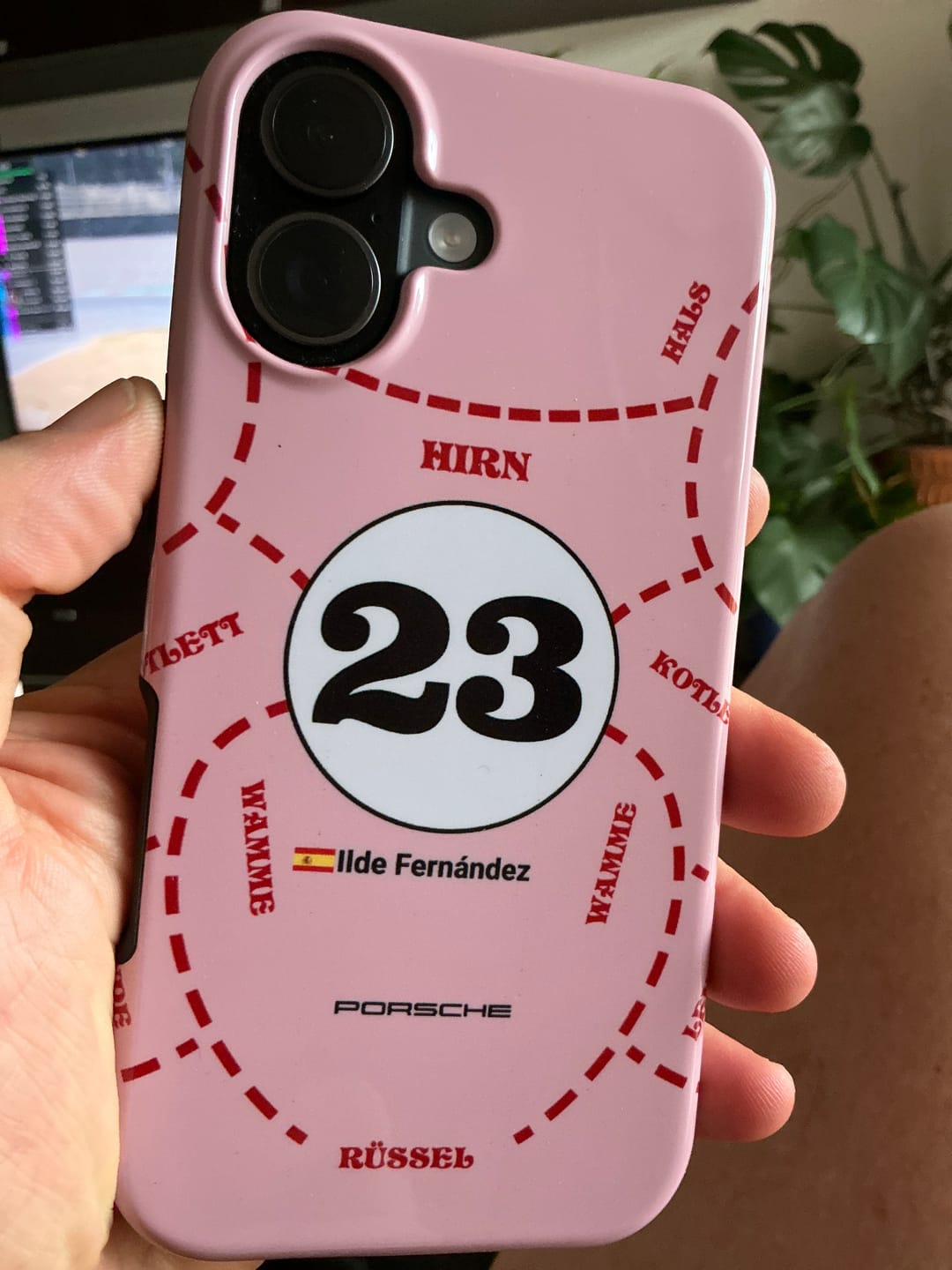 Customer photo review of Pink Pig Porsche RSR Livery - Individuelle Premium Hülle für iPhone