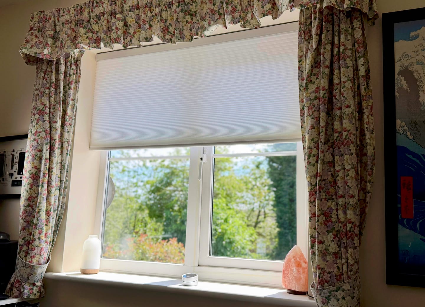 Customer photo review of SmartWings Motorized Light Filtering Cellular Shades Nowa