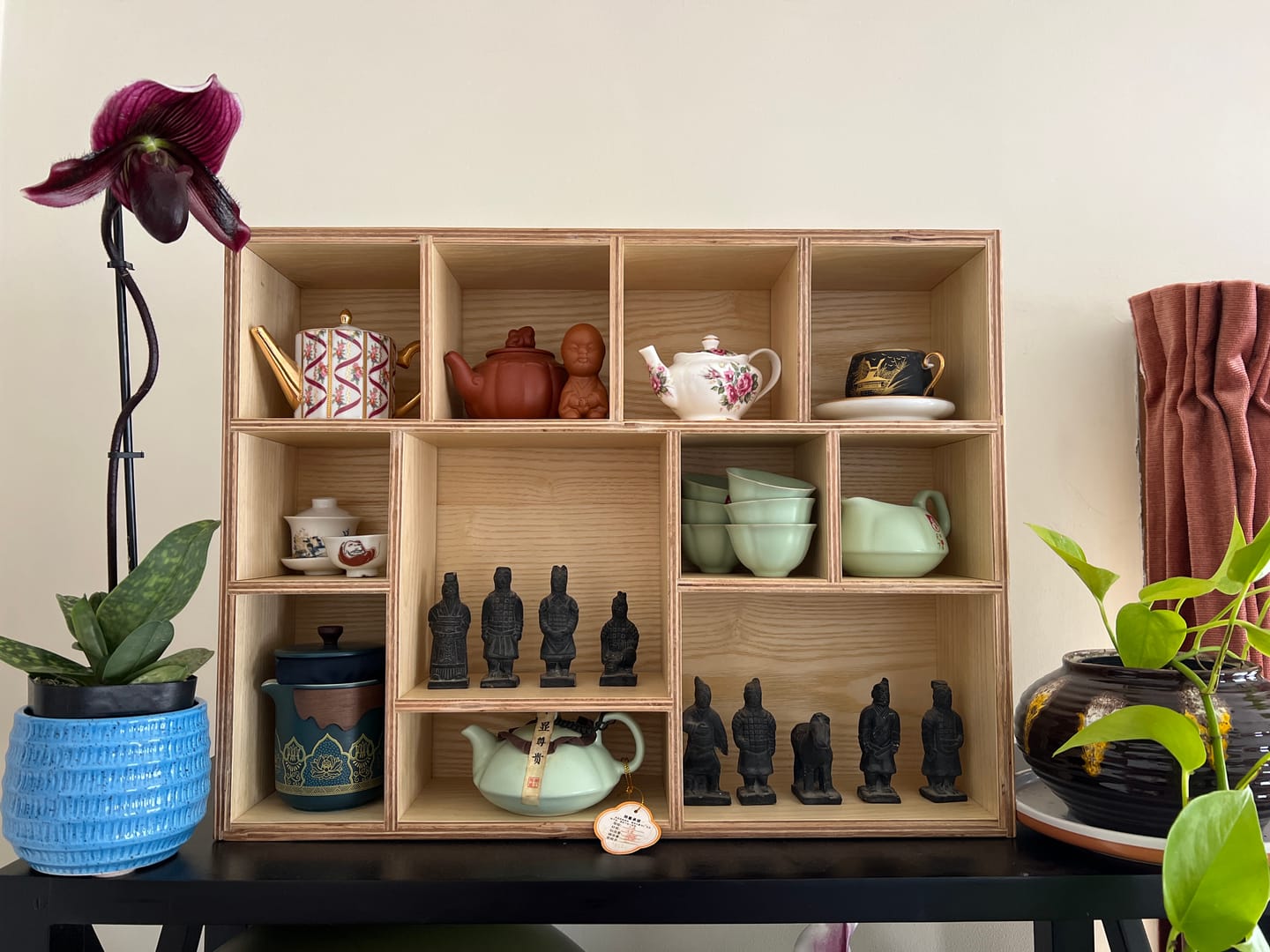 Customer photo review of Wooden Display Shelf for Mugs, Cups & Small Collectibles