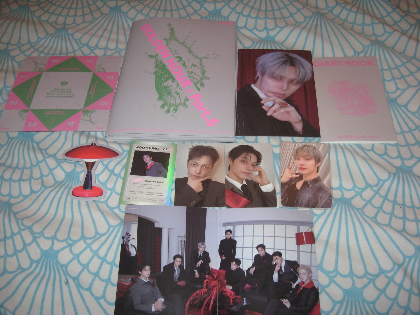 Customer photo review of [Fansign session.2] ATEEZ - 14TH MINI ALBUM - [GOLDEN HOUR : Part.5] (A/ DIARY/ Z Ver.)