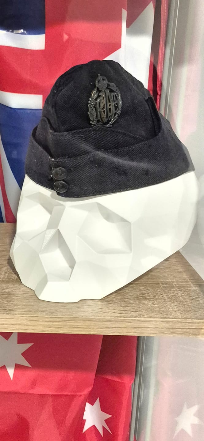 Customer photo review of White Skull Stand