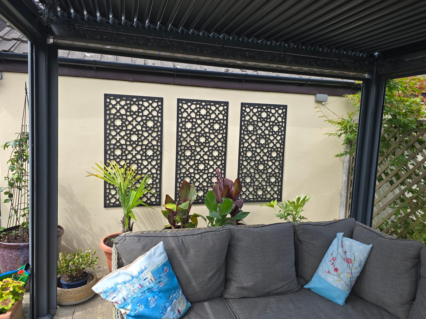 Customer photo review of 3 Black Alhambra Medium Screens - 5mm