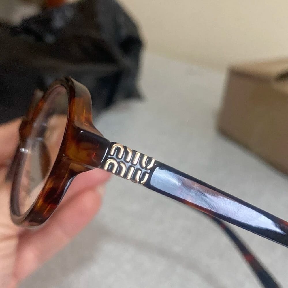 Customer photo review of Lentes de sol - Calvin.