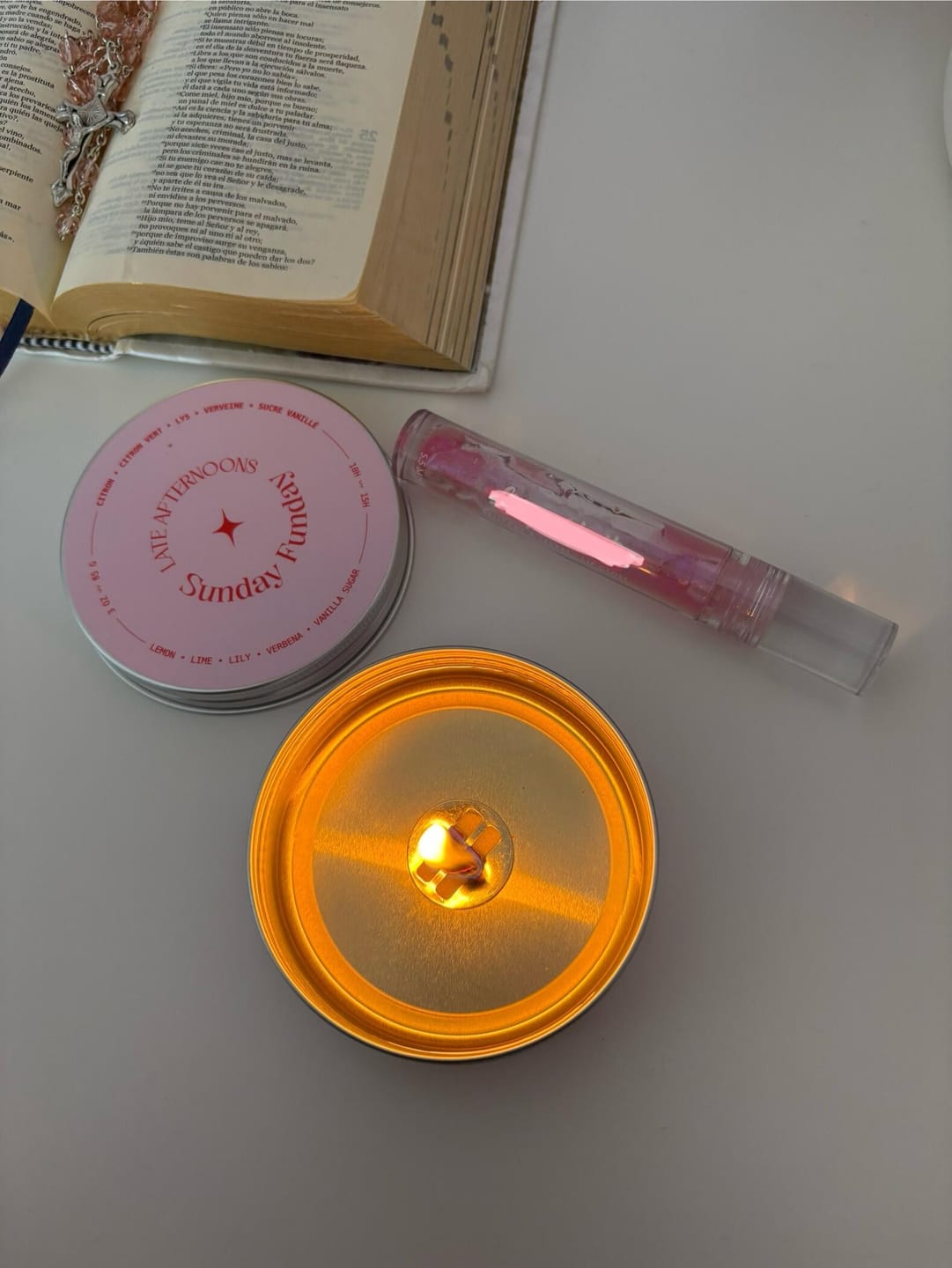 Customer photo review of Sunday Funday Candle | Vanilla, Lemon, Lime, Lily
