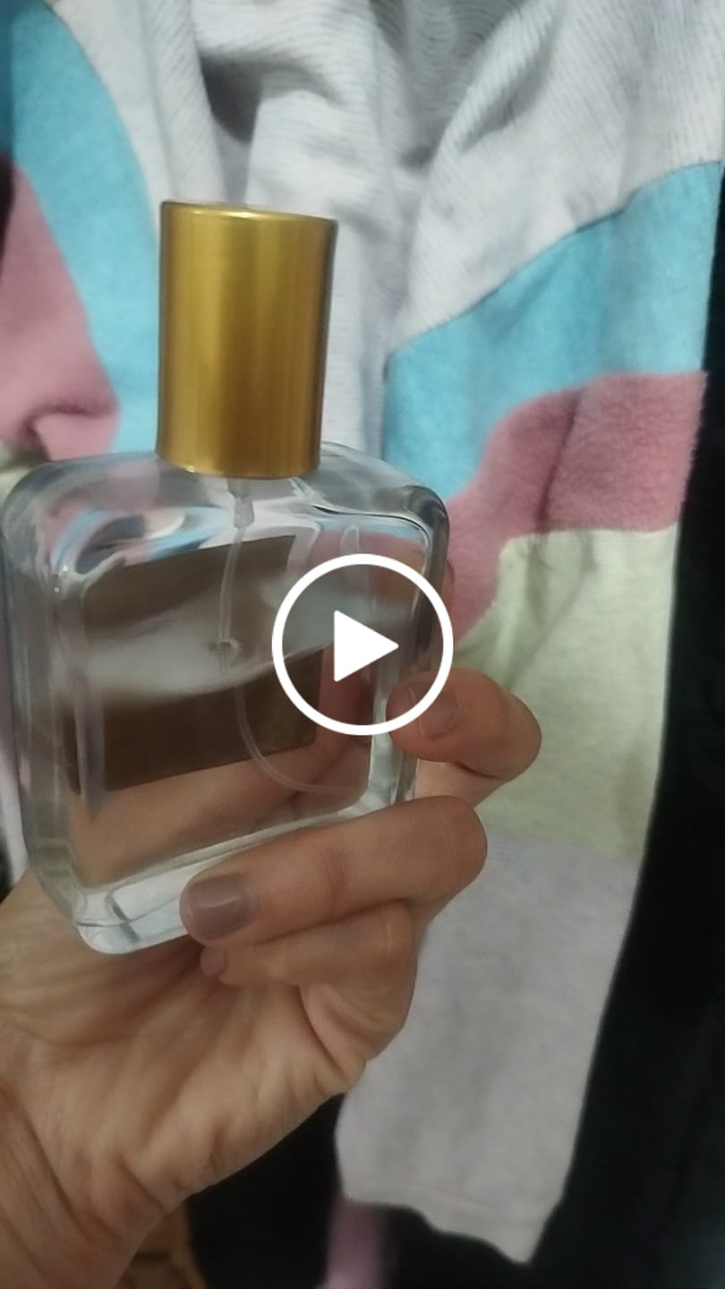 Customer video review of M.002 - Inspirado en Baccarat Rouge 540