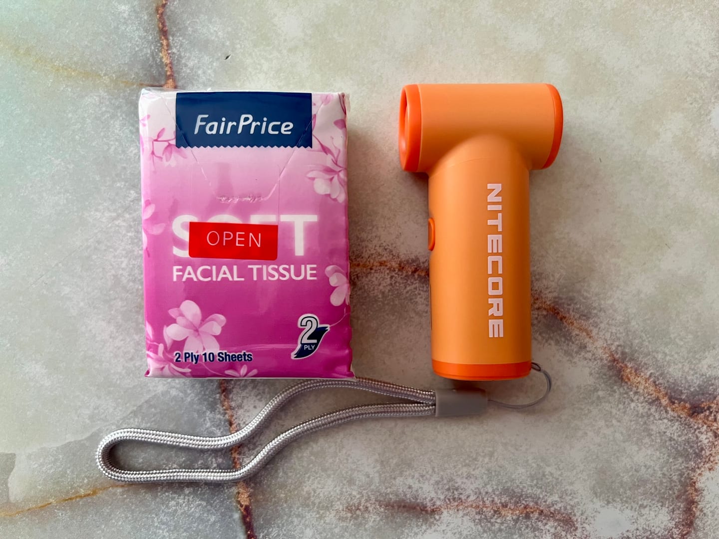 Customer photo review of NEF Nano - Palm-Sized High-Speed Handheld Fan