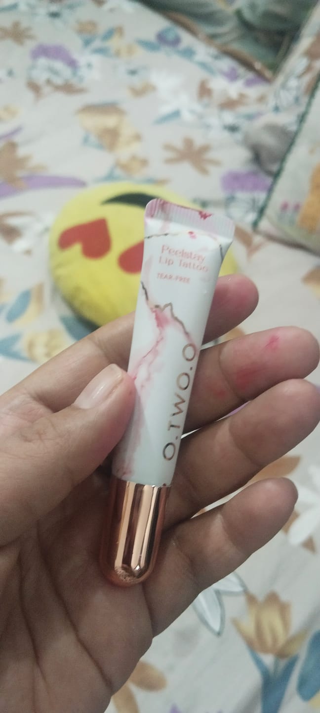 Customer photo review of O.TWO.O PEELSTAY LIP TATOO