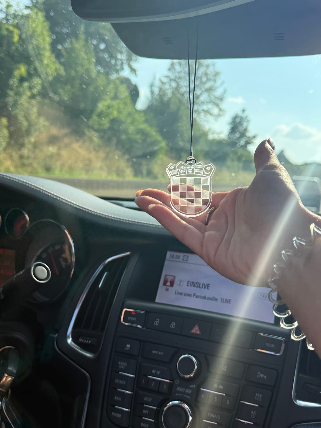 Customer photo review of Autospiegel-Anhänger - Wappen Transparent