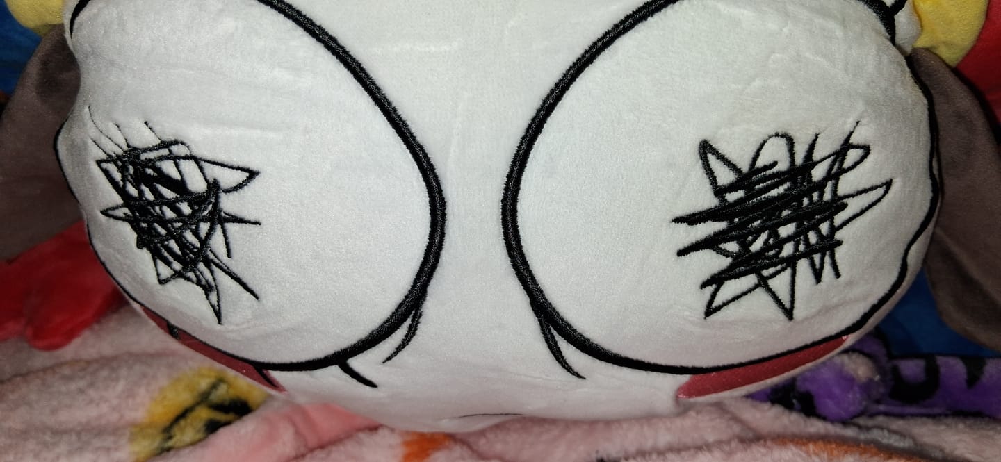 Customer photo review of Big Pomni Plush