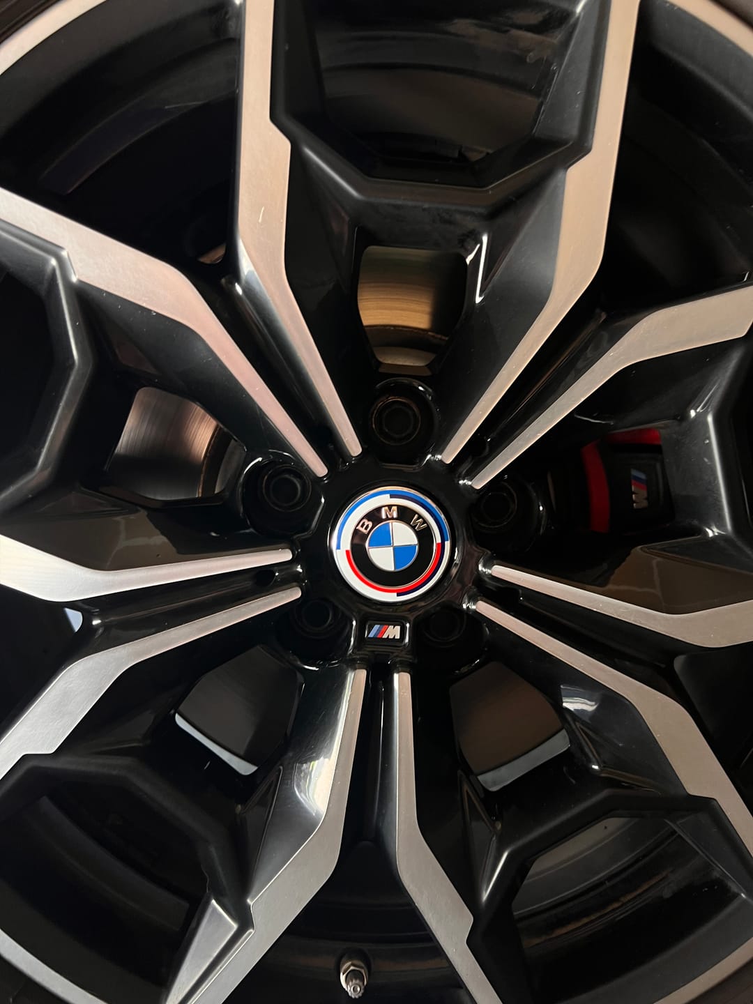 Customer photo review of BMW FLOATING WHEEL CENTRE CAP SET