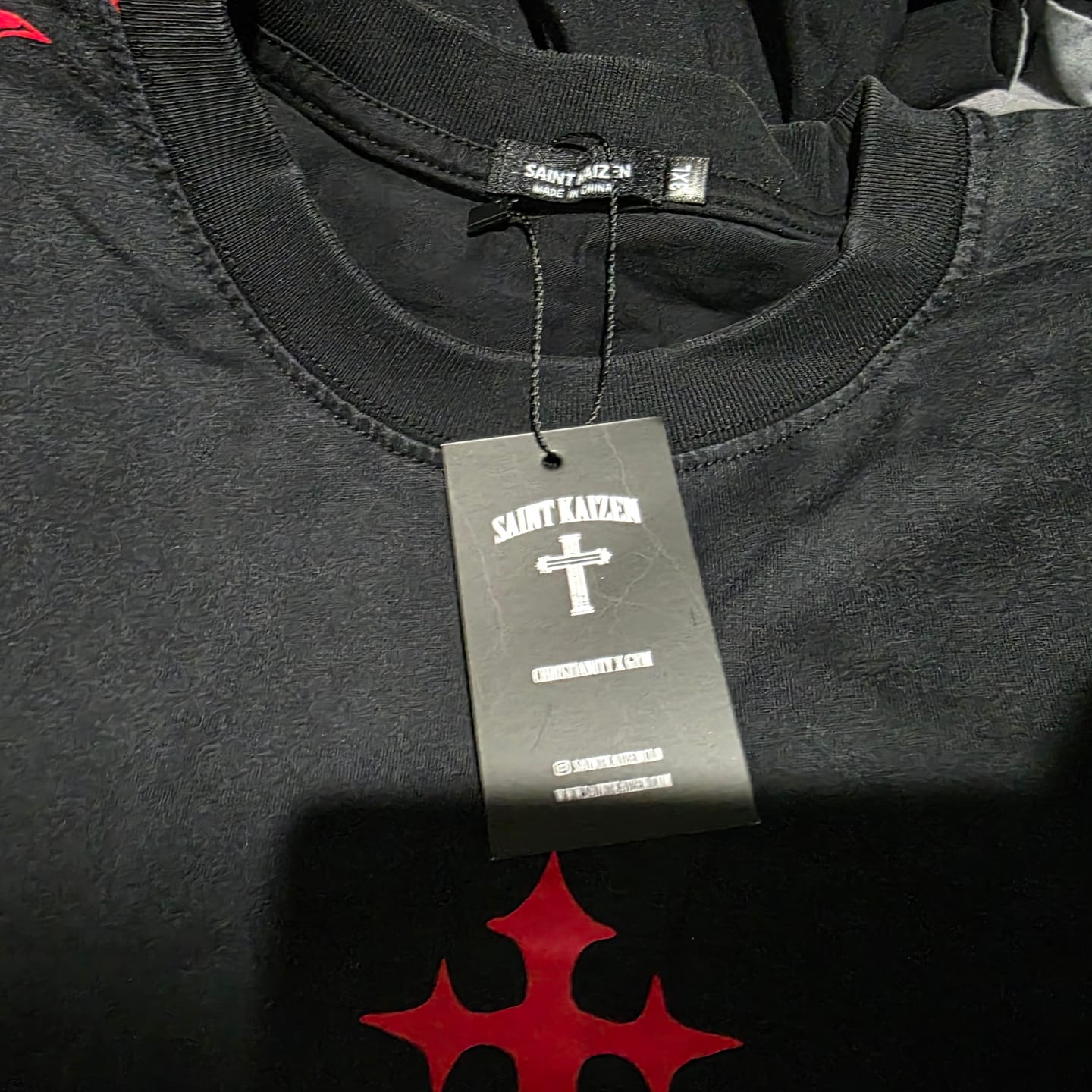 Customer photo review of Risen T-Shirt - Acid Wash