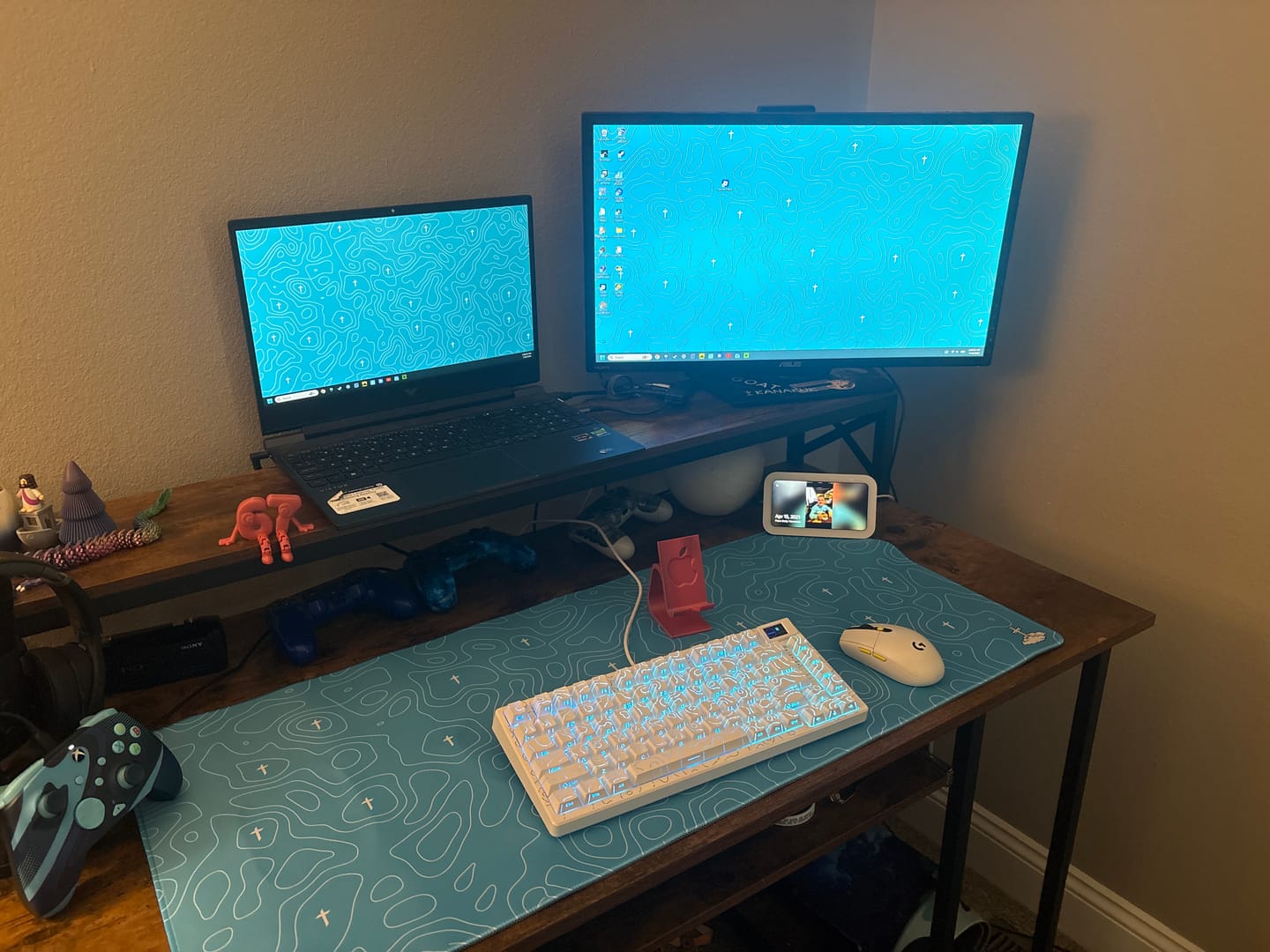 Customer photo review of Topo Miami Mousepad