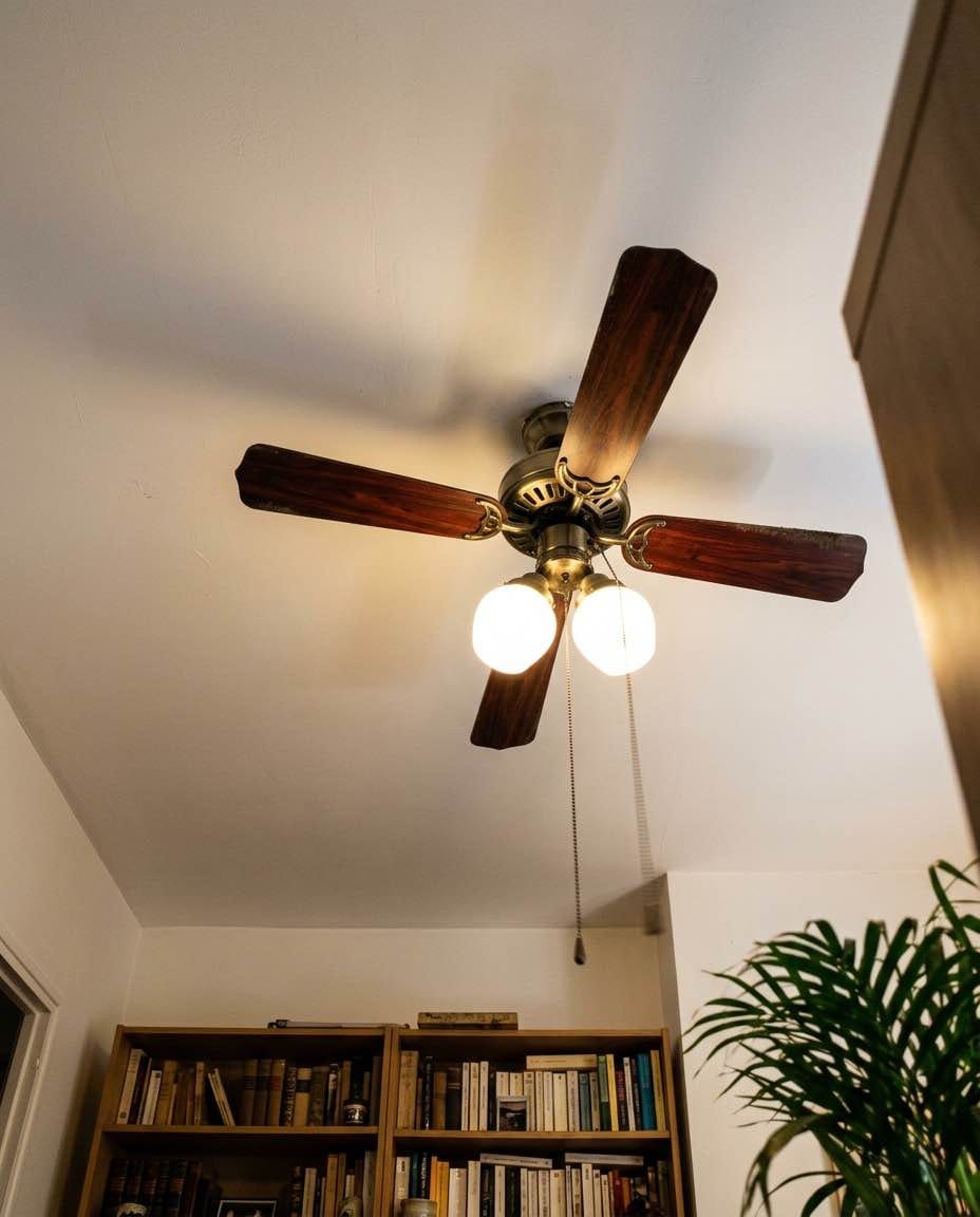 Customer photo review of Plafonnier Elopi – métal finition grain de noyer – Lumsky