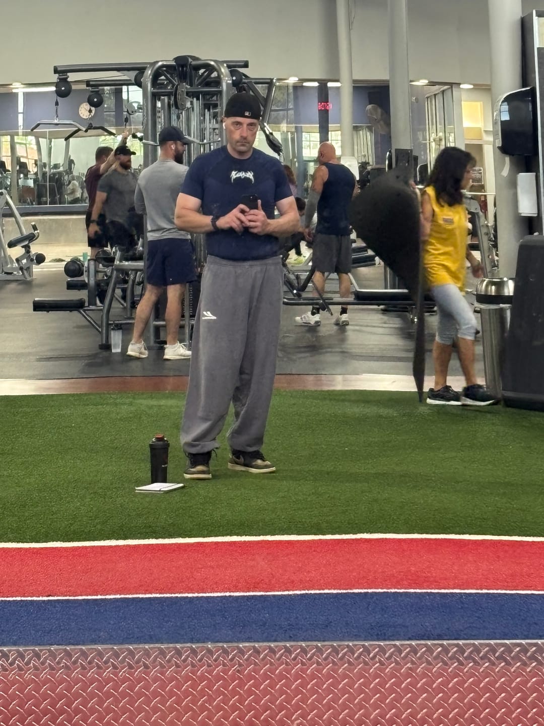 Customer photo review of 2154 - Throwback Baggy Joggers