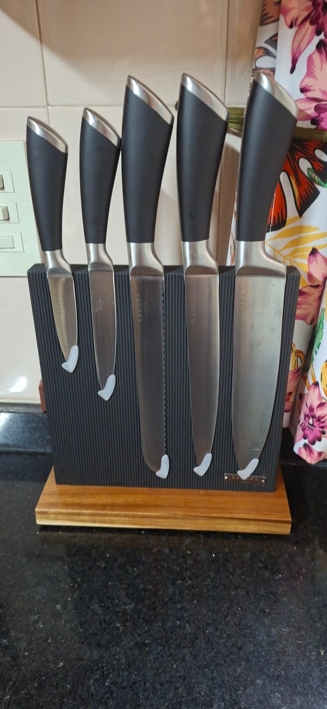 Customer photo review of Taco De Cuchillos Magnético Sakura Edge Collection - 6 Piezas