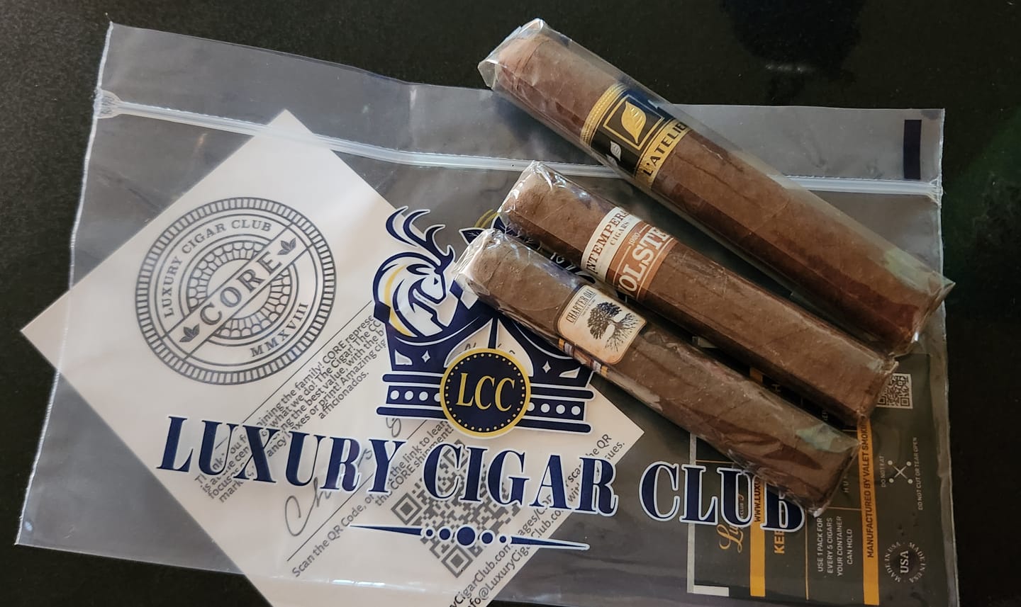 Customer photo review of Core Subscription Luxury Cigars Monthly