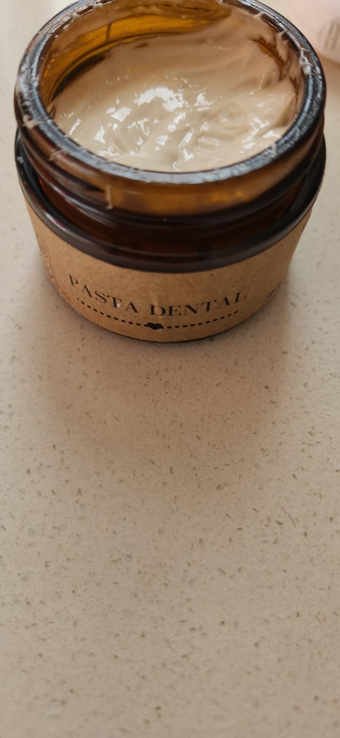 Customer photo review of Pasta de dientes natural