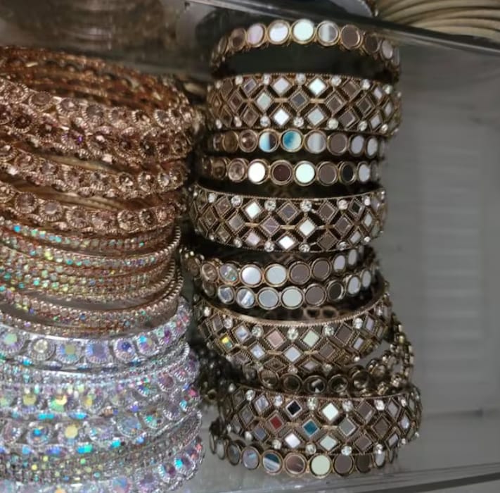 Customer photo review of Champagne Gold Jhumka Bangle Set, Kundan Bridal Chura, Indian Wedding Bangles, Pakistani Jewelry, Mehndi Sangeet Bridal Set