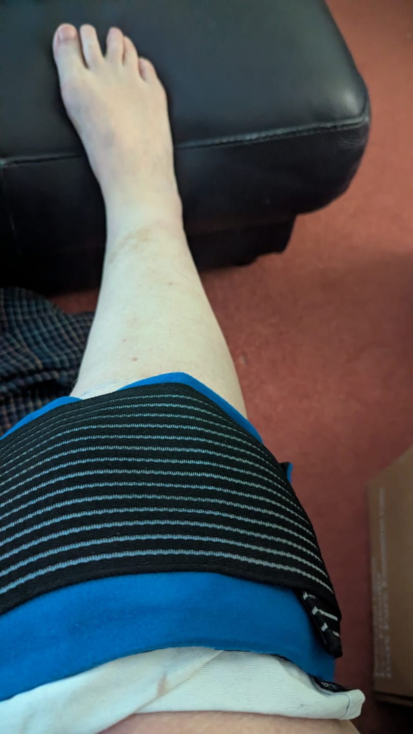 Customer photo review of GPD 3in1 - Knee Ice Pack Wrap for Injuries (Hot/Cold) Reusable