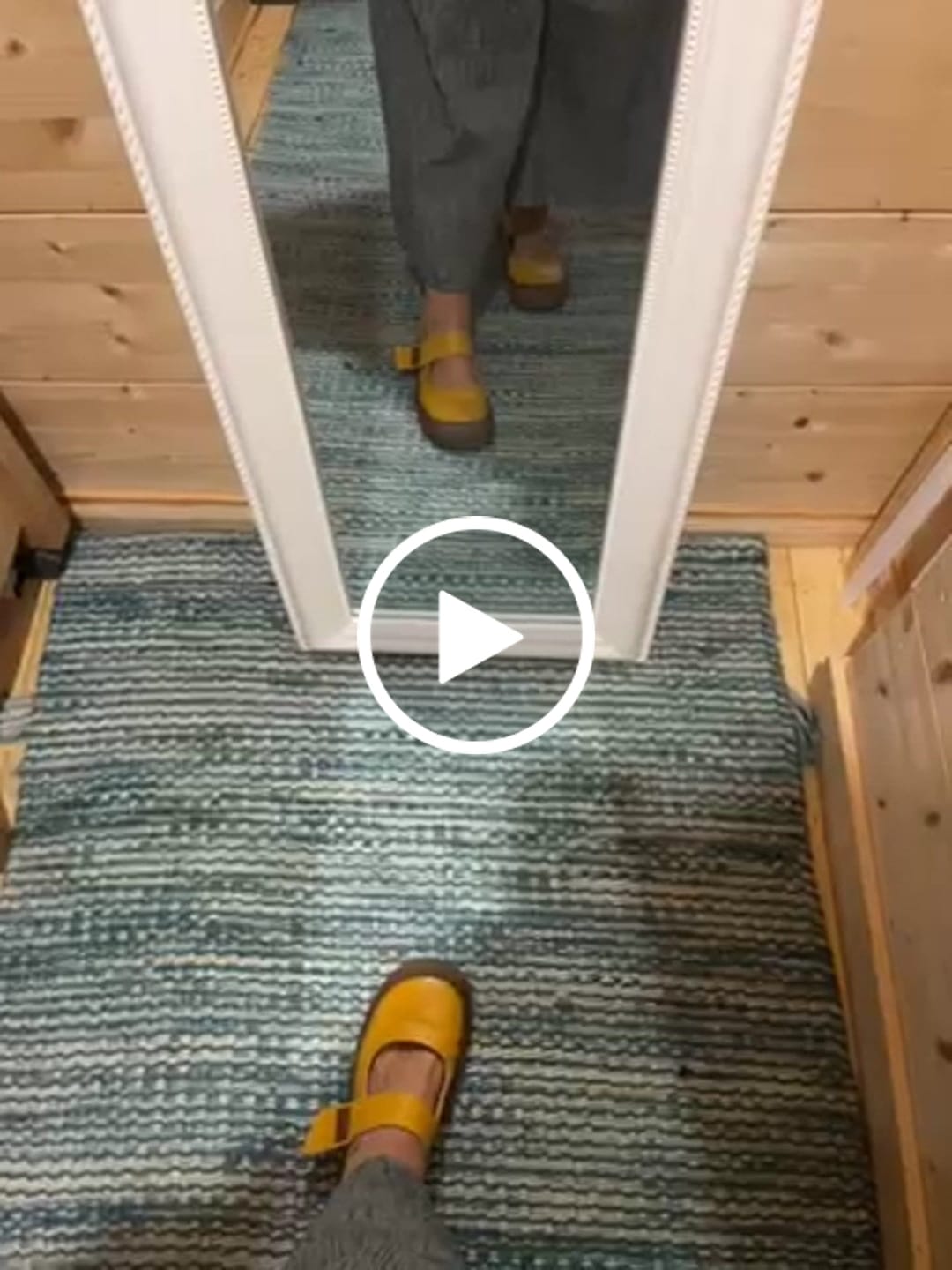 Customer video review of Women Casual Genuine Leather Colorblock Flat Shoes