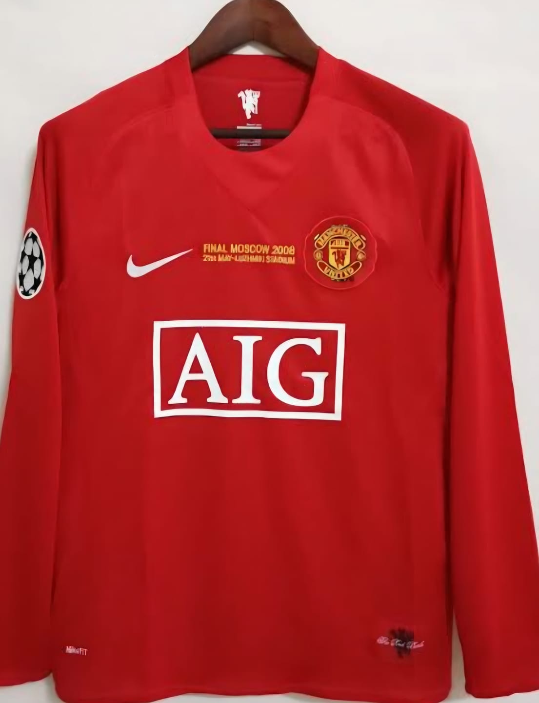 Customer photo review of Cristiano Ronaldo Manchester United 2008 Champions Leage Final Moscow Retro Long Sleeve Jersey