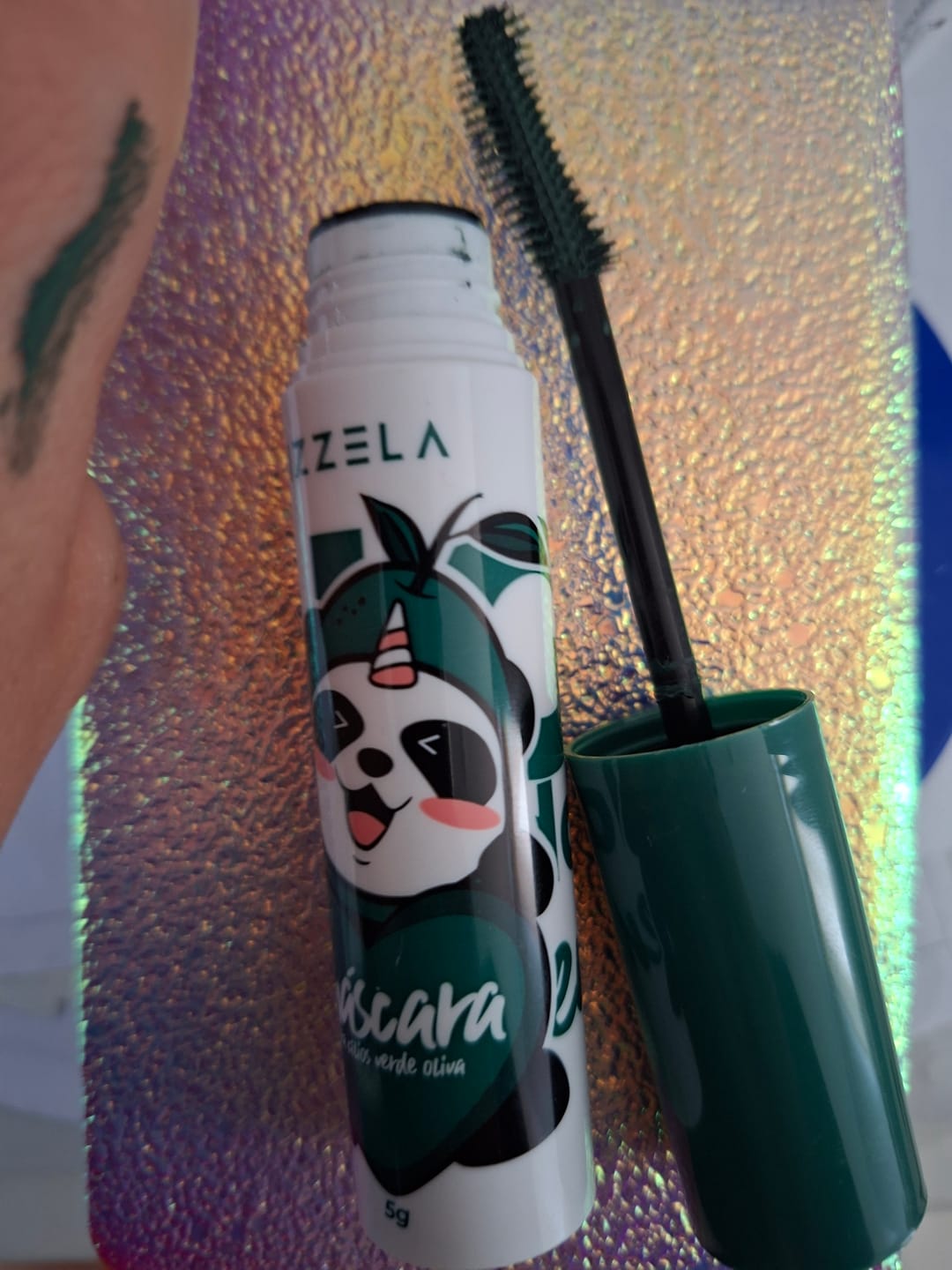 Customer photo review of Máscara Para Cílios Big No Panda Olive Green - Vizzela - Verde