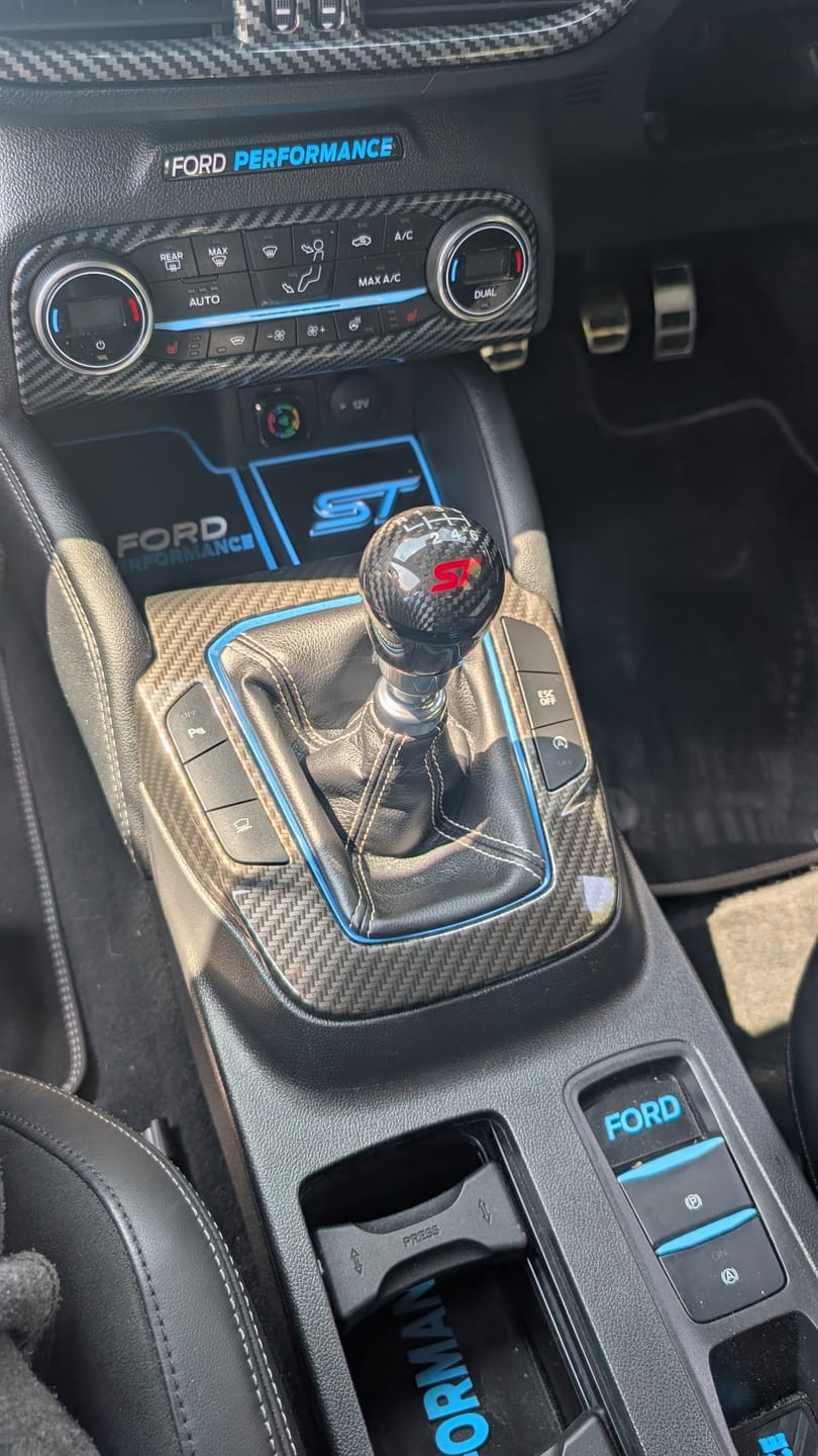 Customer photo review of Genuine Ford Centre Console Control Panel - Mk4/4.5 Focus inc ST (Hydrodipped Finish)