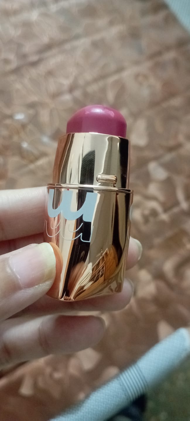 Customer photo review of O.TWO.O GLOW COLOR BOUNCE MOUSSE BLUSH