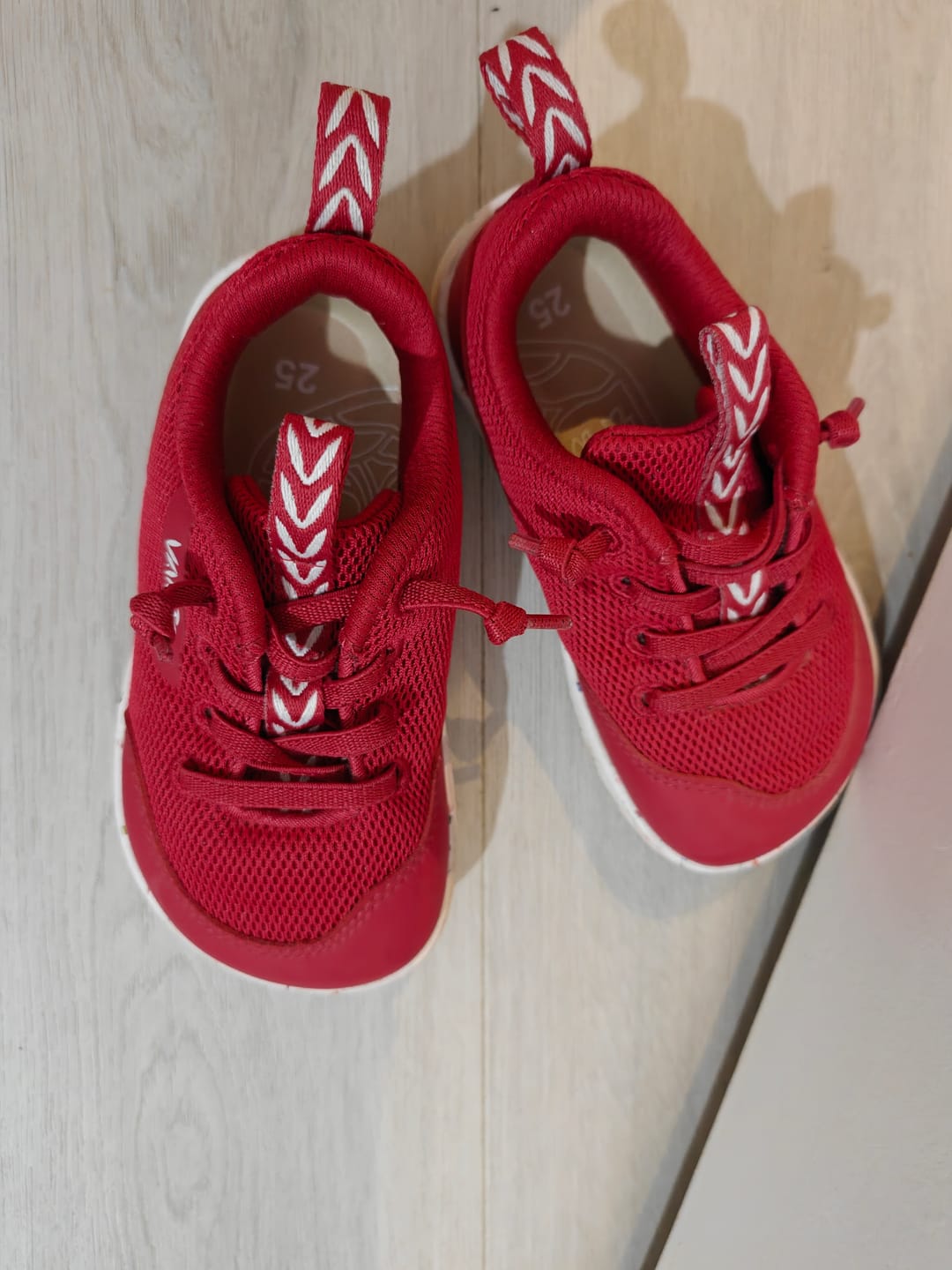 Customer photo review of Vaistoa Kiva lasten paljasjalkatennarit