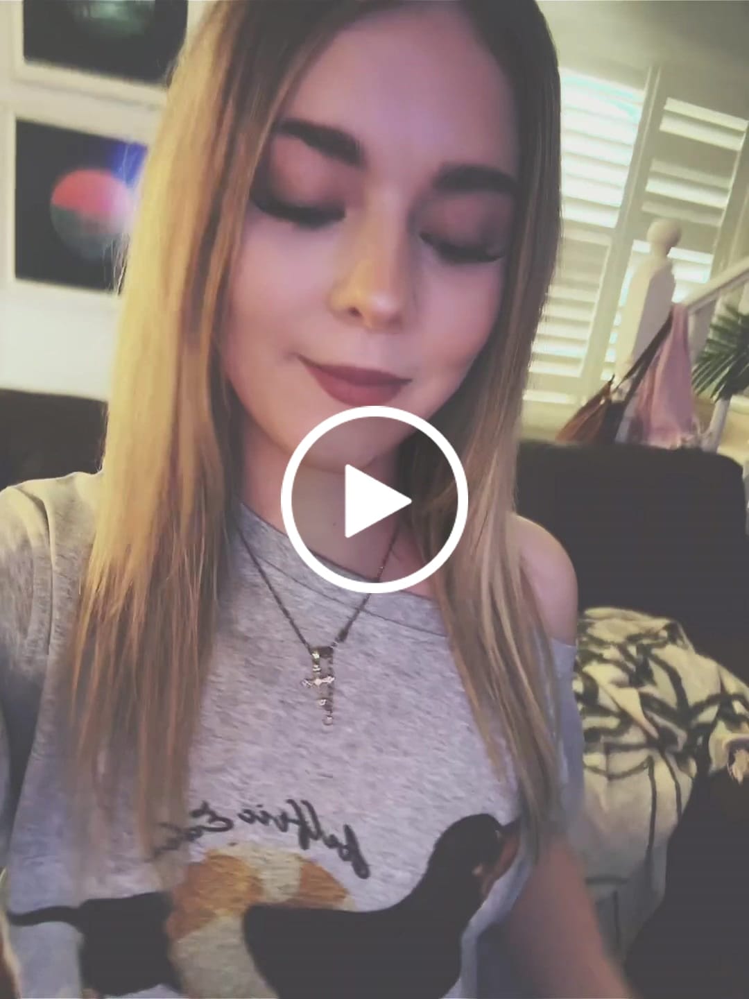 Customer video review of Aelfric Eden Dachshund Off-The-Shoulder Tee
